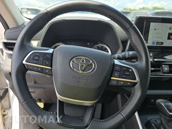 2025 Toyota Highlander LE - miniatura 16