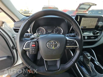 2025 Toyota Highlander LE - miniatura 16