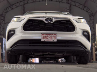 2025 Toyota Highlander LE - miniatura 3