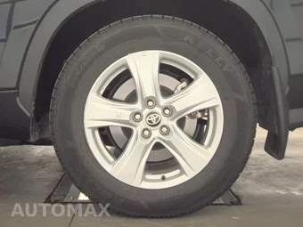 2025 Toyota Highlander LE - miniatura 12