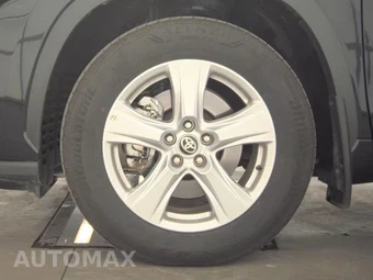 2025 Toyota Highlander LE - miniatura 9