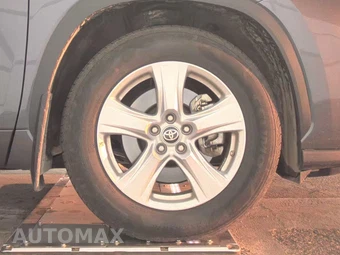 2025 Toyota Highlander LE - miniatura 10