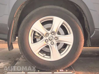 2025 Toyota Highlander LE - miniatura 11