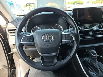 2025 Toyota Highlander LE - miniatura 16