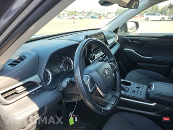 2025 Toyota Highlander LE - miniatura 17