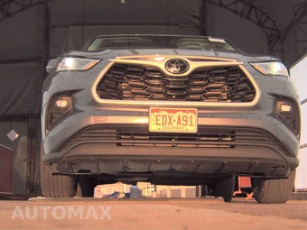 2025 Toyota Highlander LE - miniatura 3