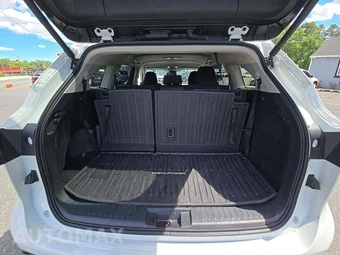 2025 Toyota Highlander LE - miniatura 12