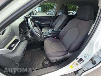 2025 Toyota Highlander LE - miniatura 3