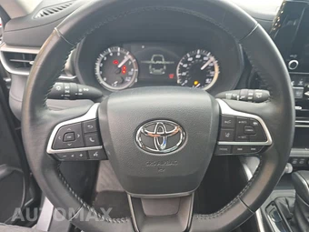 2025 Toyota Highlander LE - miniatura 10