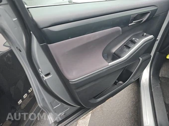 2025 Toyota Highlander LE - miniatura 9