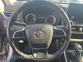 2025 Toyota Highlander LE - miniatura 10