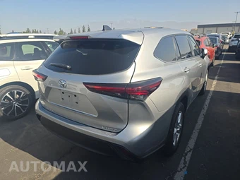 2025 Toyota Highlander LE - miniatura 4