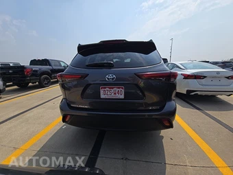 2025 Toyota Highlander LE - miniatura 5