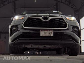 2025 Toyota Highlander LE - miniatura 3
