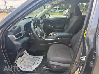 2025 Toyota Highlander LE - miniatura 13