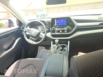 2025 Toyota Highlander LE - miniatura 23