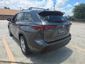 2025 Toyota Highlander LE - miniatura 6