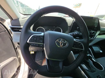 2025 Toyota Highlander LE - miniatura 10
