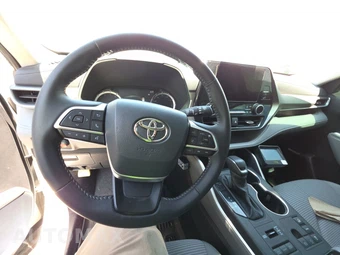2025 Toyota Highlander LE - miniatura 11