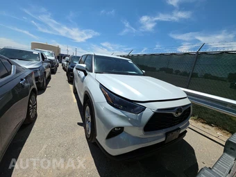 2025 Toyota Highlander LE - miniatura 2