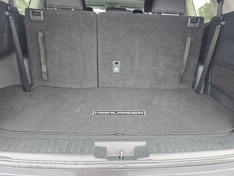 2025 Toyota Highlander LE - miniatura 18