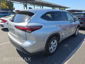 2025 Toyota Highlander LE - miniatura 4