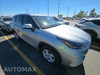 2025 Toyota Highlander LE - miniatura 3