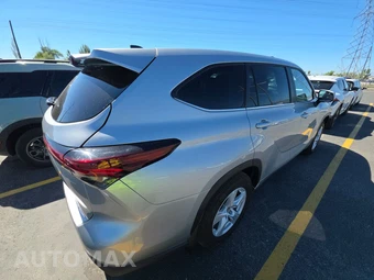 2025 Toyota Highlander LE - miniatura 4