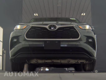 2025 Toyota Highlander LE - miniatura 3