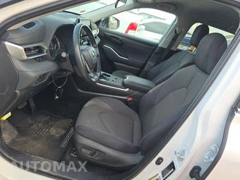 2025 Toyota Highlander LE - miniatura 13
