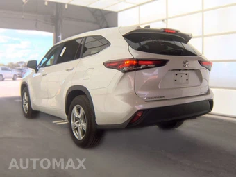2025 Toyota Highlander LE - miniatura 8