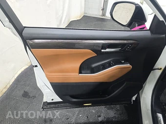 2025 Toyota Highlander Platinum - miniatura 9