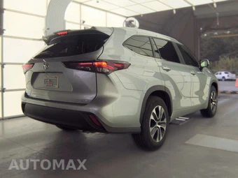 2025 Toyota Highlander XLE - miniatura 5