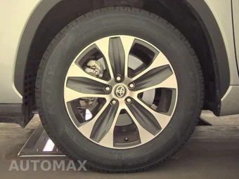 2025 Toyota Highlander XLE - miniatura 9