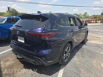 2025 Toyota Highlander XLE - miniatura 3