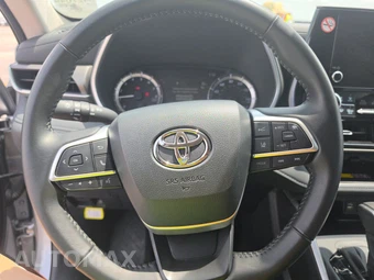 2025 Toyota Highlander XLE - miniatura 10