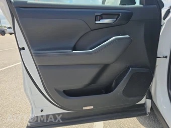 2025 Toyota Highlander XLE - miniatura 15