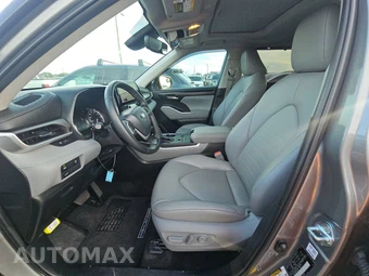 2025 Toyota Highlander XLE - miniatura 7
