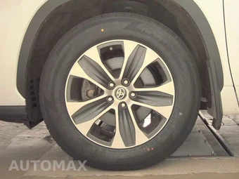 2025 Toyota Highlander XLE - miniatura 9