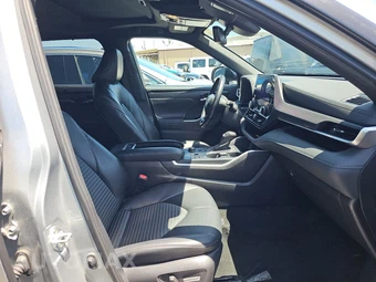 2025 Toyota Highlander XSE - miniatura 8