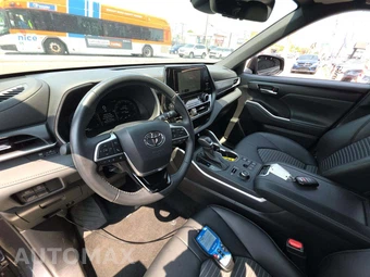 2025 Toyota Highlander XSE - miniatura 10