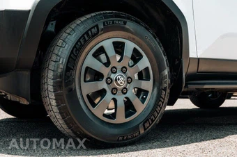 2025 Toyota Land Cruiser - miniatura 11