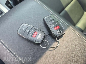 2025 Toyota Land Cruiser - miniatura 5