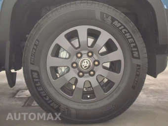 2025 Toyota Land Cruiser - miniatura 10