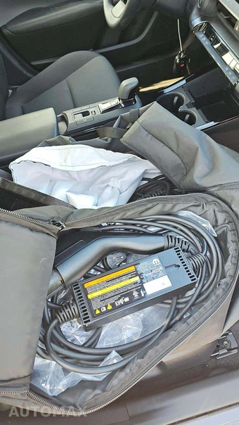 2025 Toyota Prius LE - miniatura 21