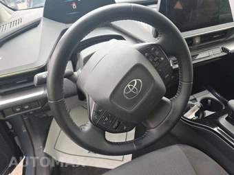 2025 Toyota Prius LE - miniatura 10