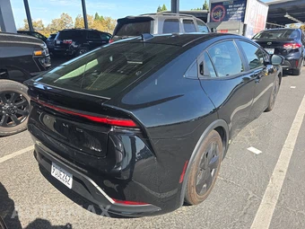 2025 Toyota Prius LE - miniatura 4