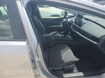 2025 Toyota Prius LE - miniatura 8