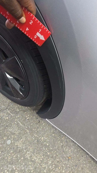 2025 Toyota Prius LE - miniatura 22