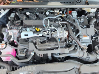 2025 Toyota Prius LE - miniatura 15